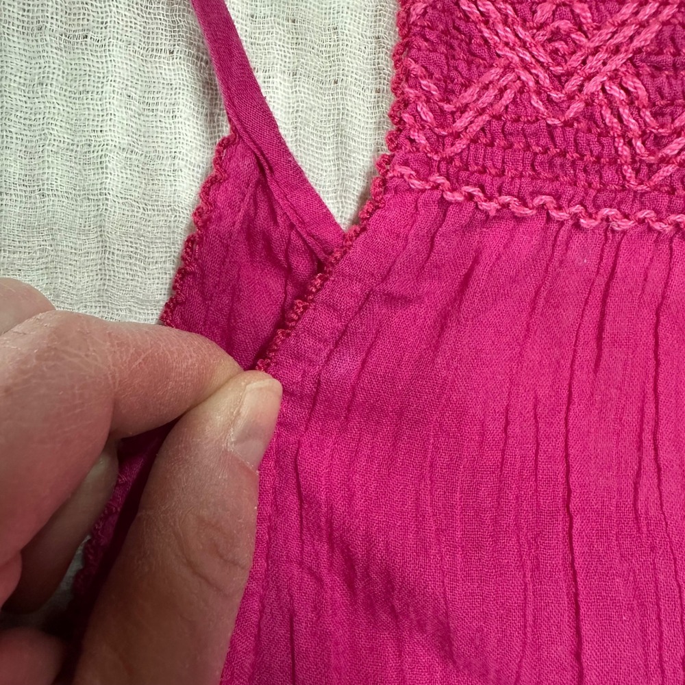 Y2K Hollister pink crochet-style babydoll tank top with tassels size M - Picture 8 of 9